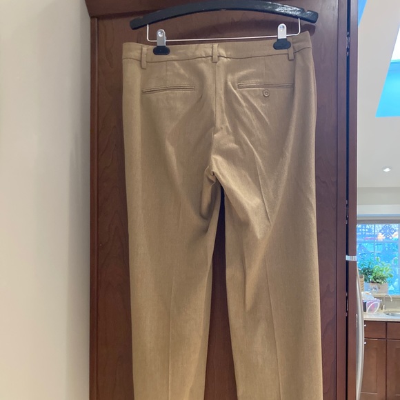 Wide-leg Gap trousers swing when you walk! - Picture 4 of 4